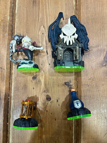 Skylanders darklight crypt - skylanders,