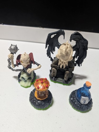 Skylanders darklight crypt - skylanders,